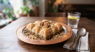 Cevizli Baklava — Tatlı İstasyonu 07 Antalya